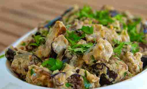 Баклажаны с яйцом и грибным кубиком