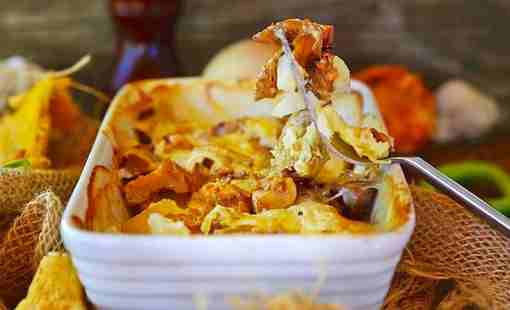 Лисички в сливках с картофелем и сыром