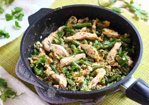 Фасоль с курицей