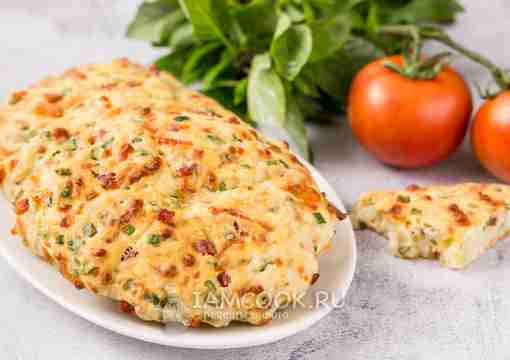 Лепёшки на кефире с колбасой и сыром